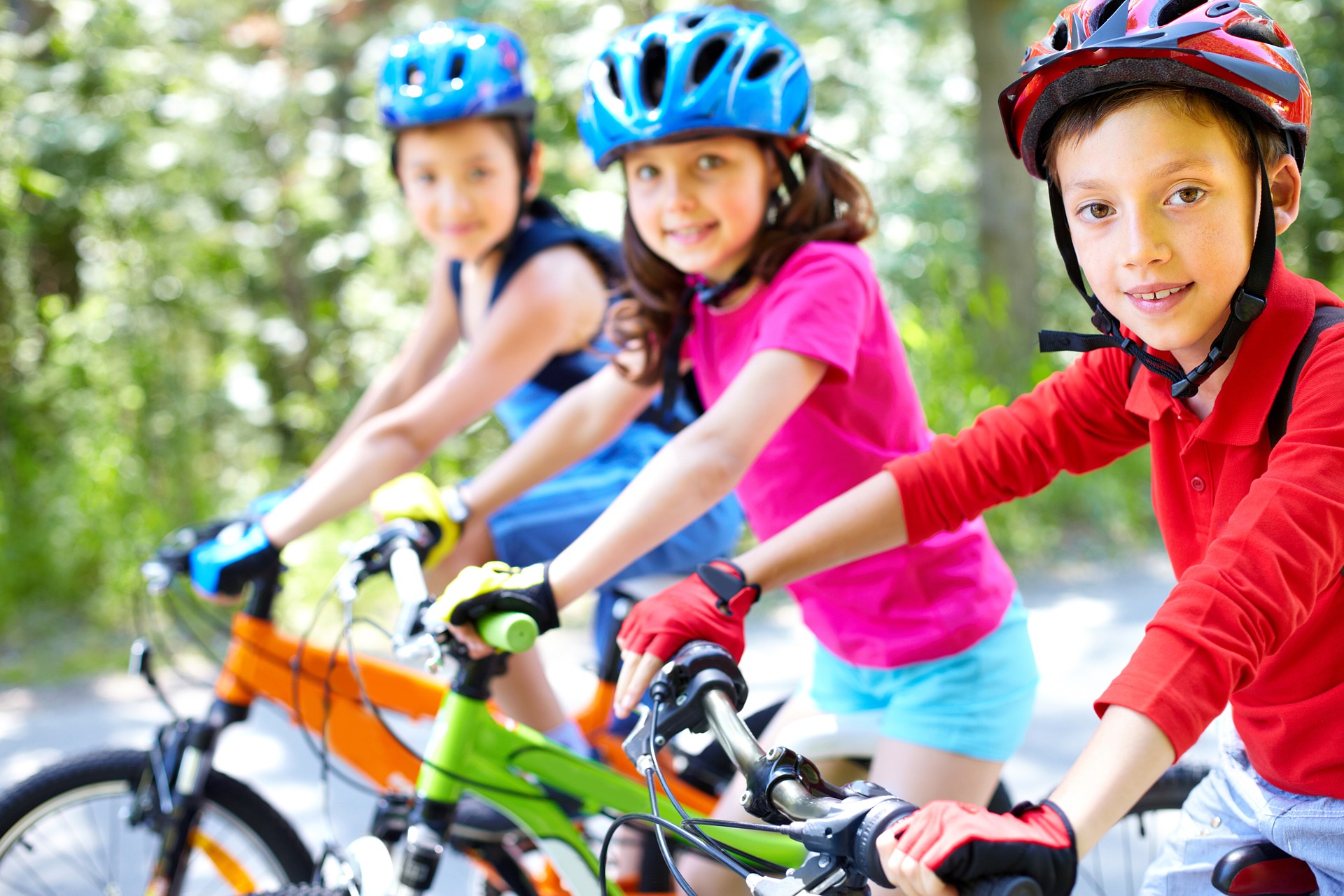 criança bicicleta